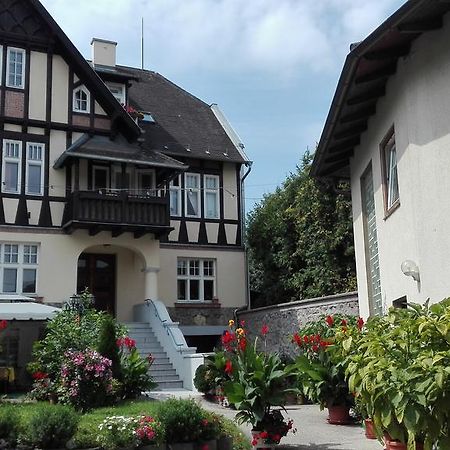 Haus Zu Den Zwei Eichen Apartment Perchtoldsdorf Bagian luar foto