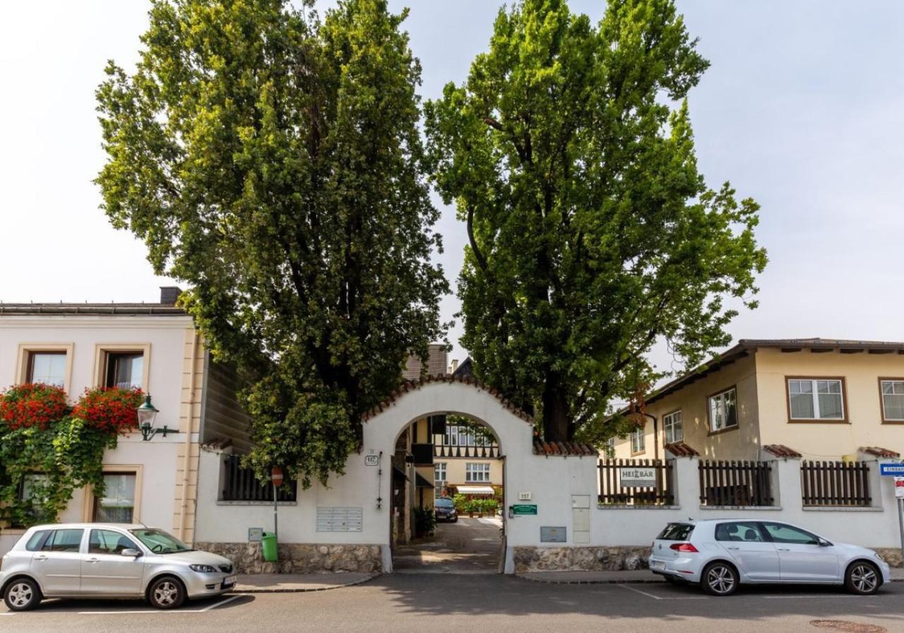 Haus Zu Den Zwei Eichen Apartment Perchtoldsdorf Bagian luar foto
