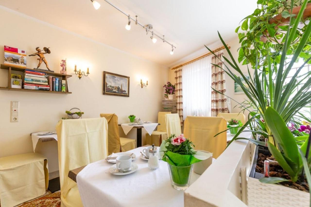 Haus Zu Den Zwei Eichen Apartment Perchtoldsdorf Bagian luar foto