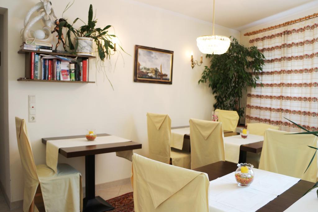 Haus Zu Den Zwei Eichen Apartment Perchtoldsdorf Bagian luar foto