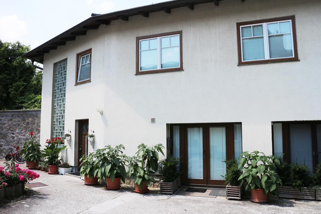 Haus Zu Den Zwei Eichen Apartment Perchtoldsdorf Bagian luar foto